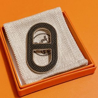 Hermes - エルメス ピンブローチ シュヴァル クレの通販｜ラクマ