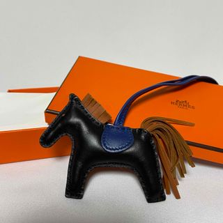 エルメス(Hermes)のHERMES(エルメス) ロデオチャーム　PM ノワール　黒(バッグチャーム)