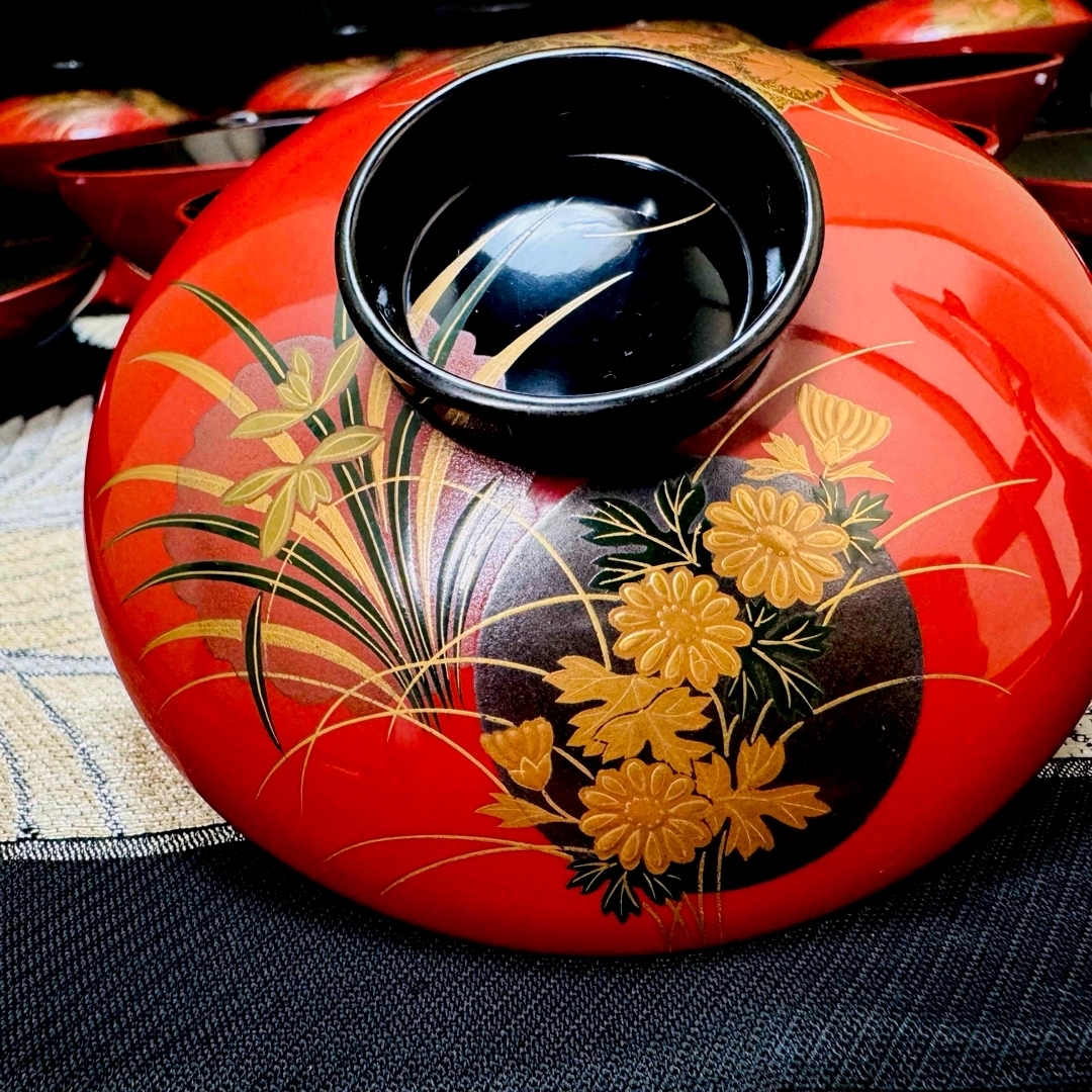 漆器 能登國輪島塗 金蒔絵 木製 蓋付椀 お煮物椀 吸物椀 10客 共箱 漆器 能登國輪島塗 金蒔絵 木製 蓋付椀 お煮物椀 吸物椀 10客 共箱