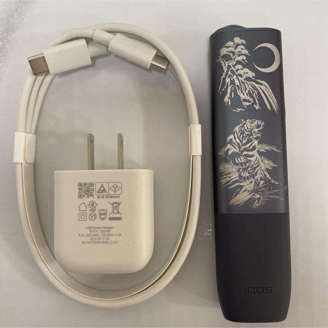 IQOS(アイコス)のiQOS ILUMA ONE アイコス イルマ ワン 加工 虎 水墨画 グレー メンズのファッション小物(タバコグッズ)の商品写真