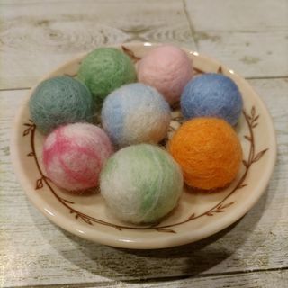 羊毛フェルトボール 8個セット 鈴入り 猫 おもちゃ ハンドメイド(おもちゃ/ペット小物)