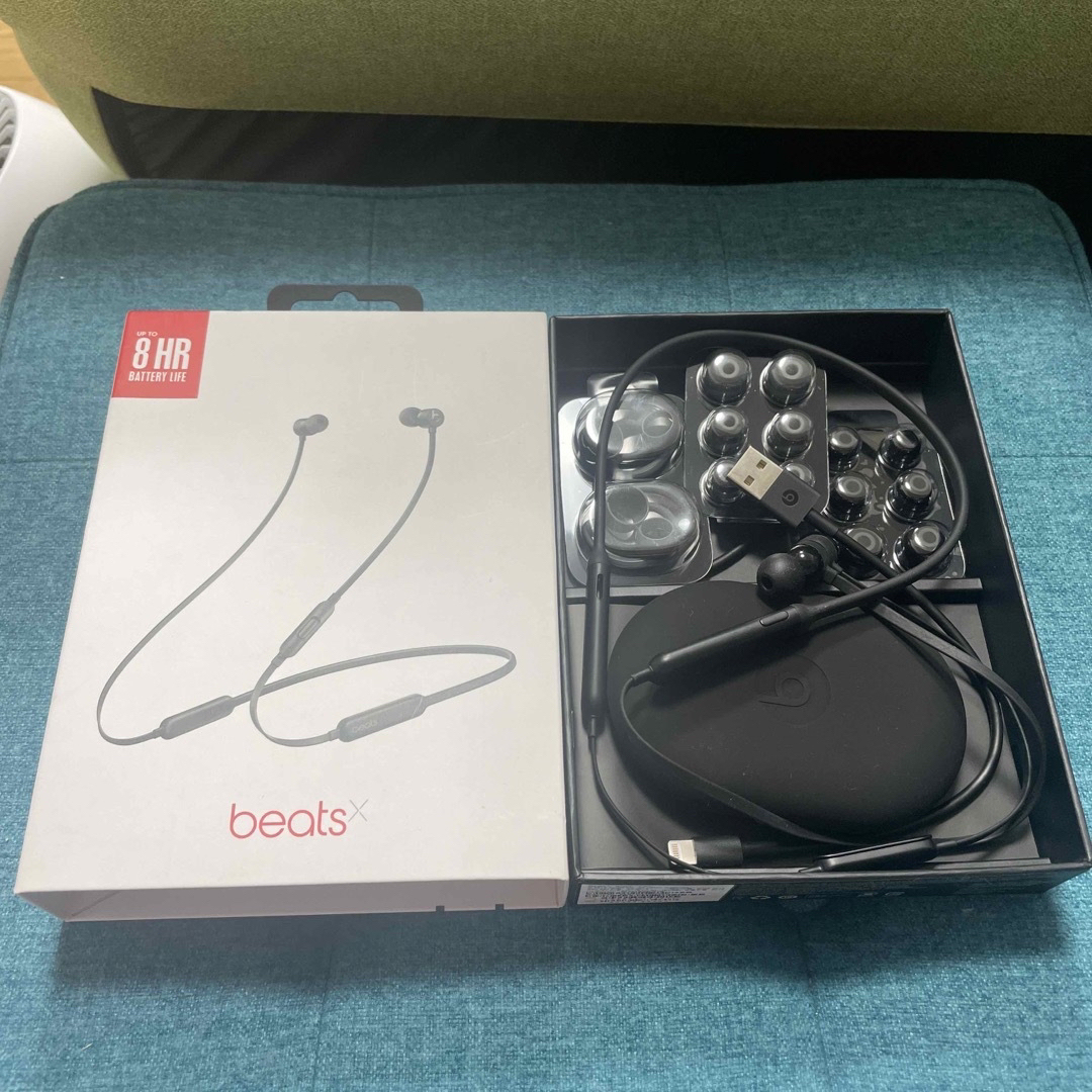 Beats by Dr Dre(ビーツバイドクタードレ)のbeats by dr.dre BTイヤホン BeatsX 2019/ブラック スマホ/家電/カメラのオーディオ機器(ヘッドフォン/イヤフォン)の商品写真