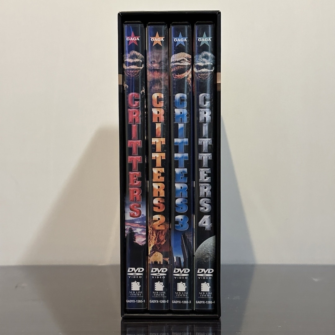 クリッター コンプリート ボックス DVD 4枚組 エンタメ/ホビーのDVD/ブルーレイ(外国映画)の商品写真