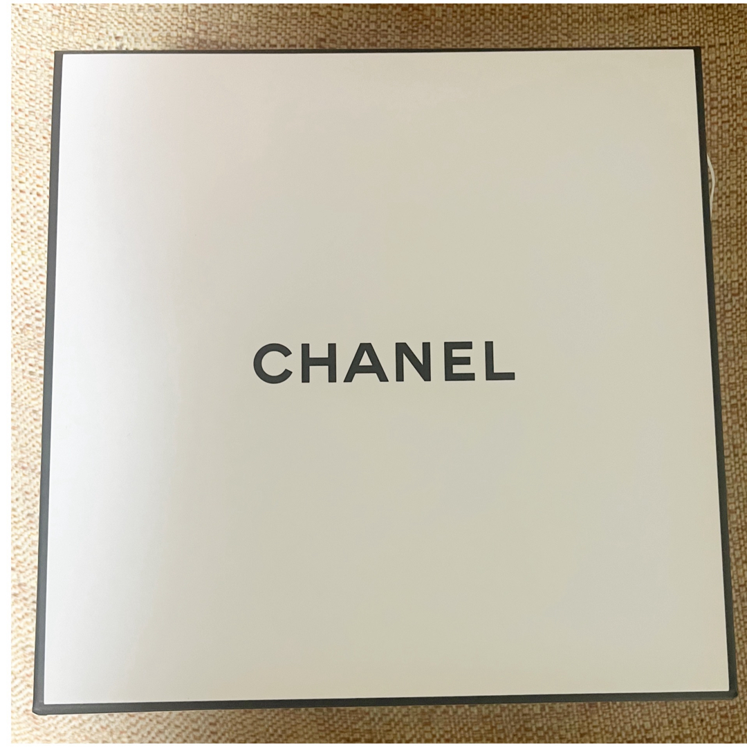 CHANEL クリスマスコフレ 2023 ヘルシーグロウセットのポーチのみ