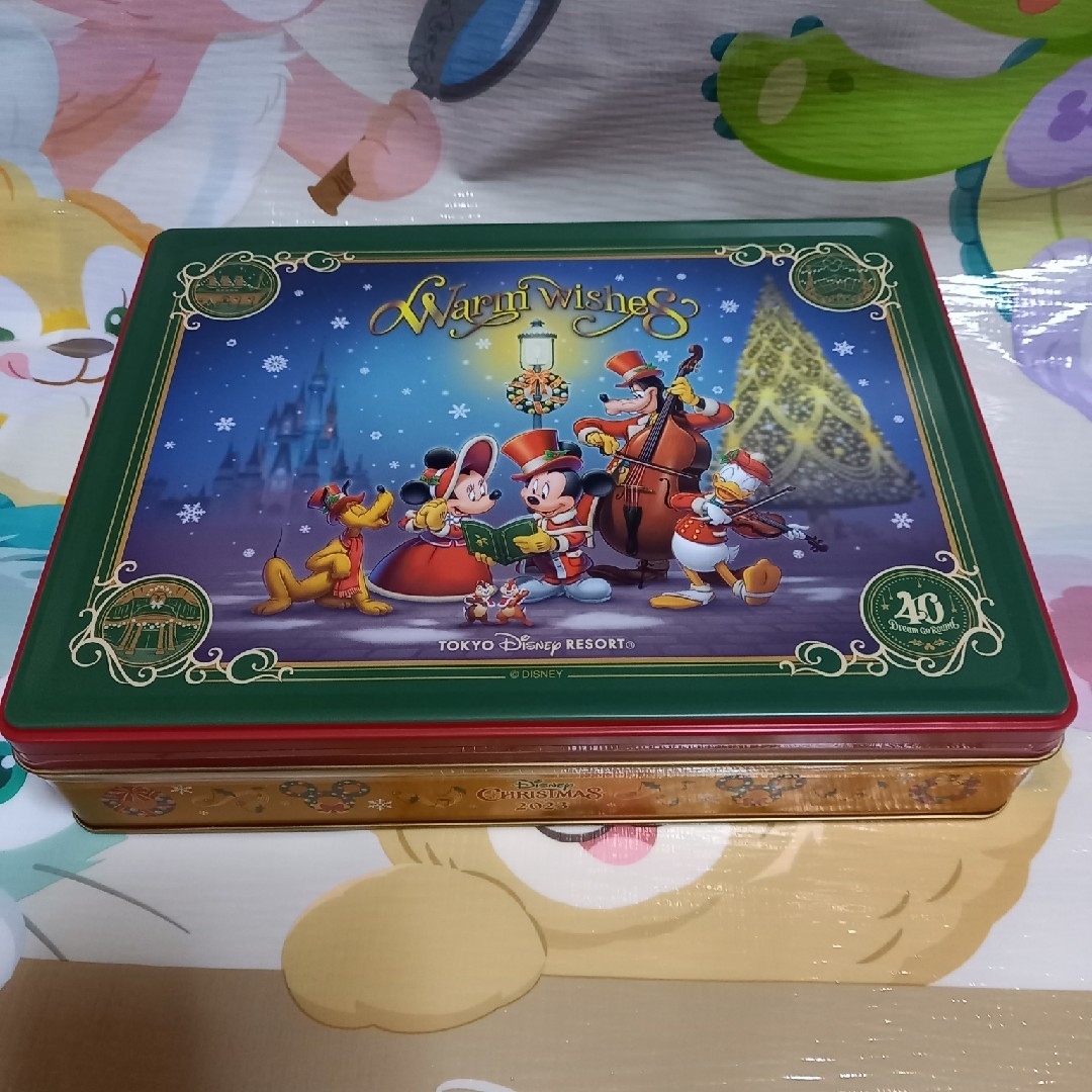 Disney(ディズニー)の専用です。ディズニー　40周年　クリスマス　2023 お菓子　未開封 食品/飲料/酒の食品(菓子/デザート)の商品写真