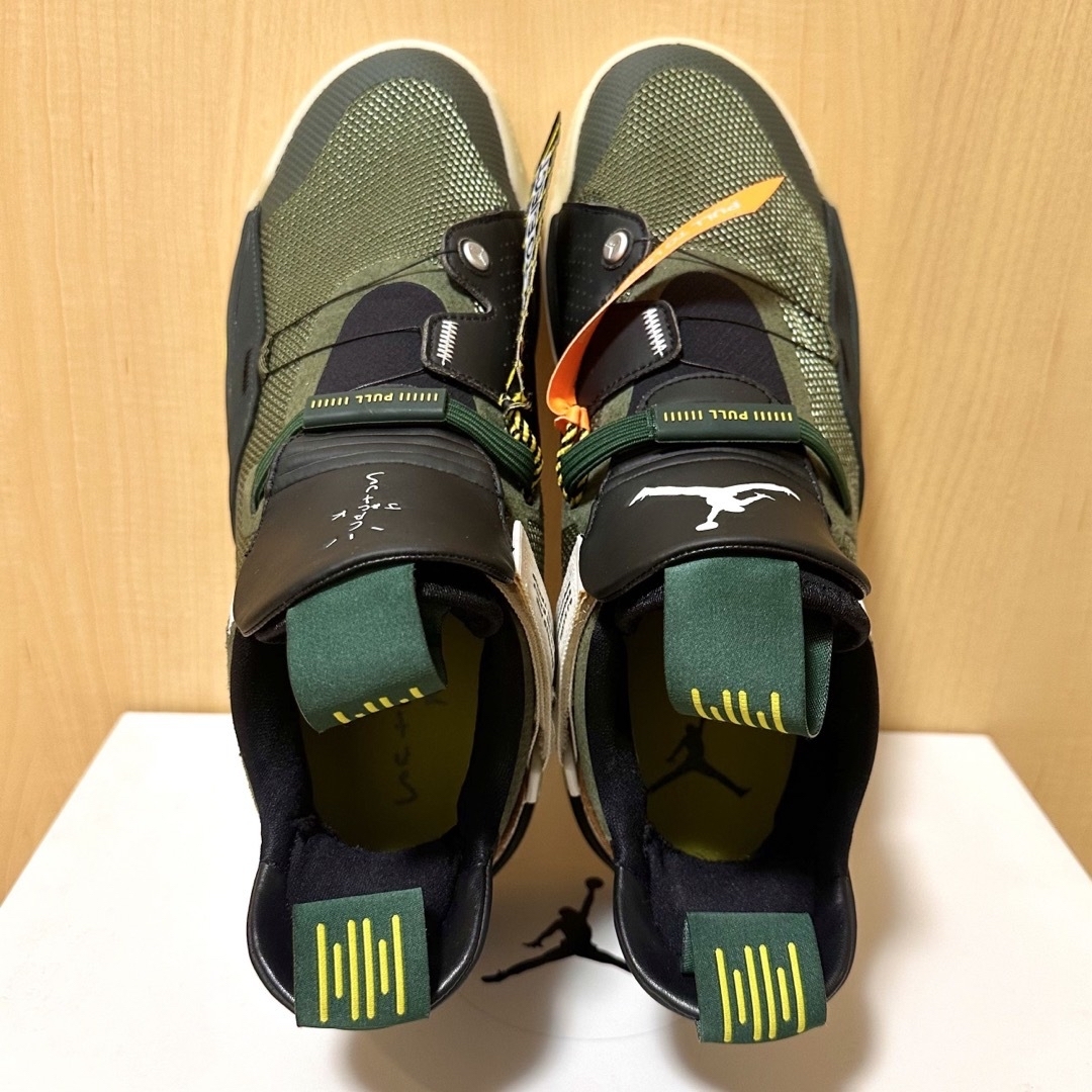 NIKE(ナイキ)のTRAVIS SCOTT × AIR JORDAN 33 CACTUS JACK メンズの靴/シューズ(スニーカー)の商品写真