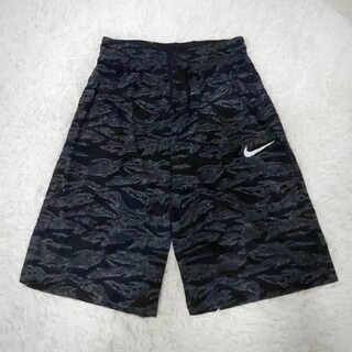 ナイキ(NIKE)のNike Tiger stripes camo shorts(ショートパンツ)