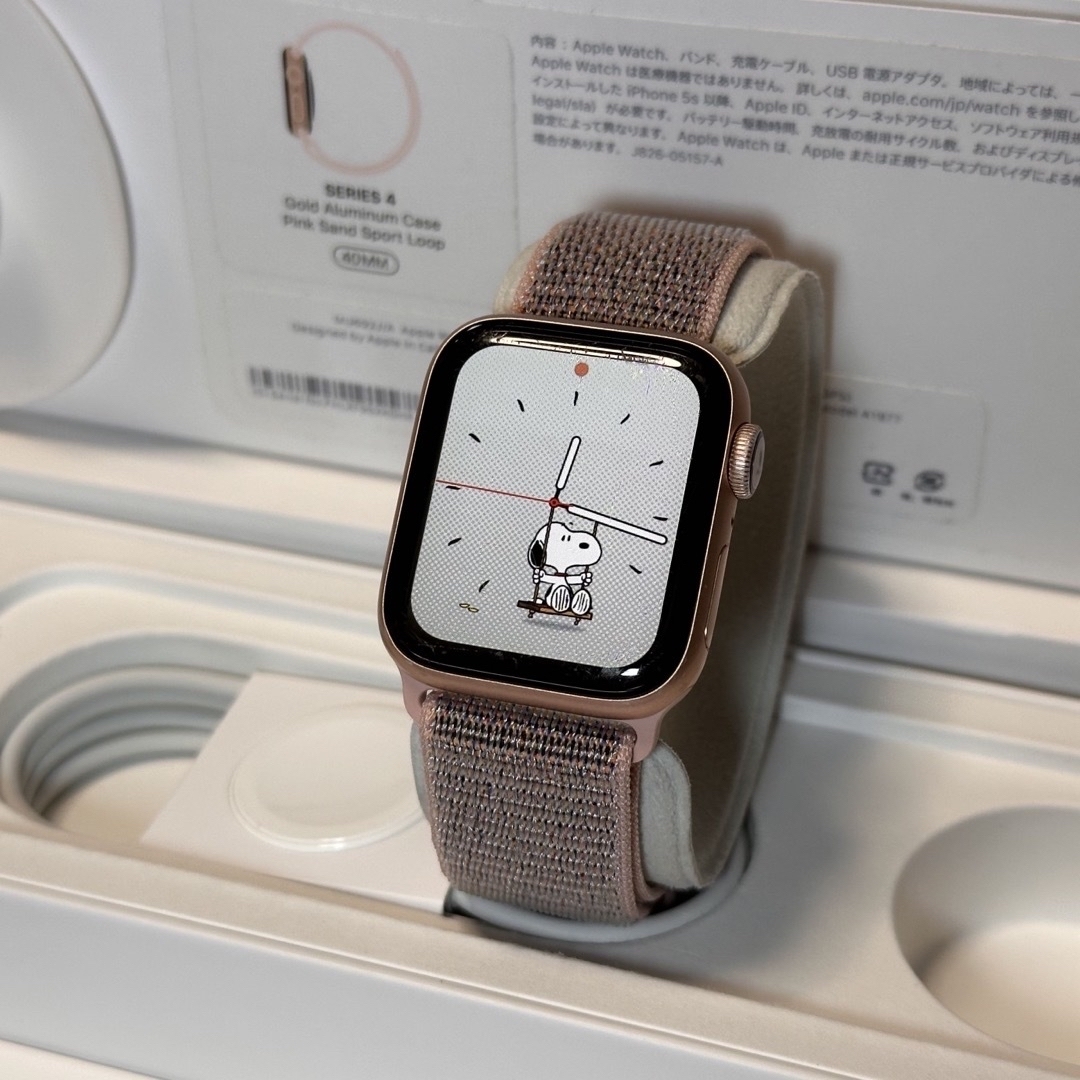 Apple Watch(アップルウォッチ)のApple Watch Series 4 GPSモデル 40mm ゴールドアルミ スマホ/家電/カメラのスマートフォン/携帯電話(その他)の商品写真