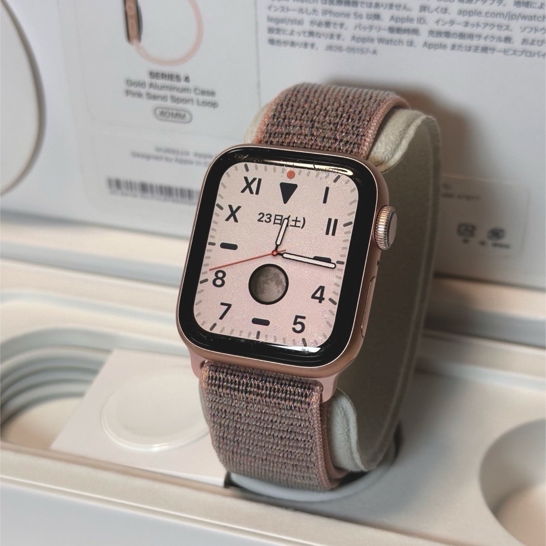 Apple Watch(アップルウォッチ)のApple Watch Series 4 GPSモデル 40mm ゴールドアルミ スマホ/家電/カメラのスマートフォン/携帯電話(その他)の商品写真