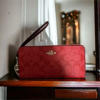 コーチ(COACH)の【新品未使用】COACH コーチ 長財布 ラウンドファスナー 赤(財布)