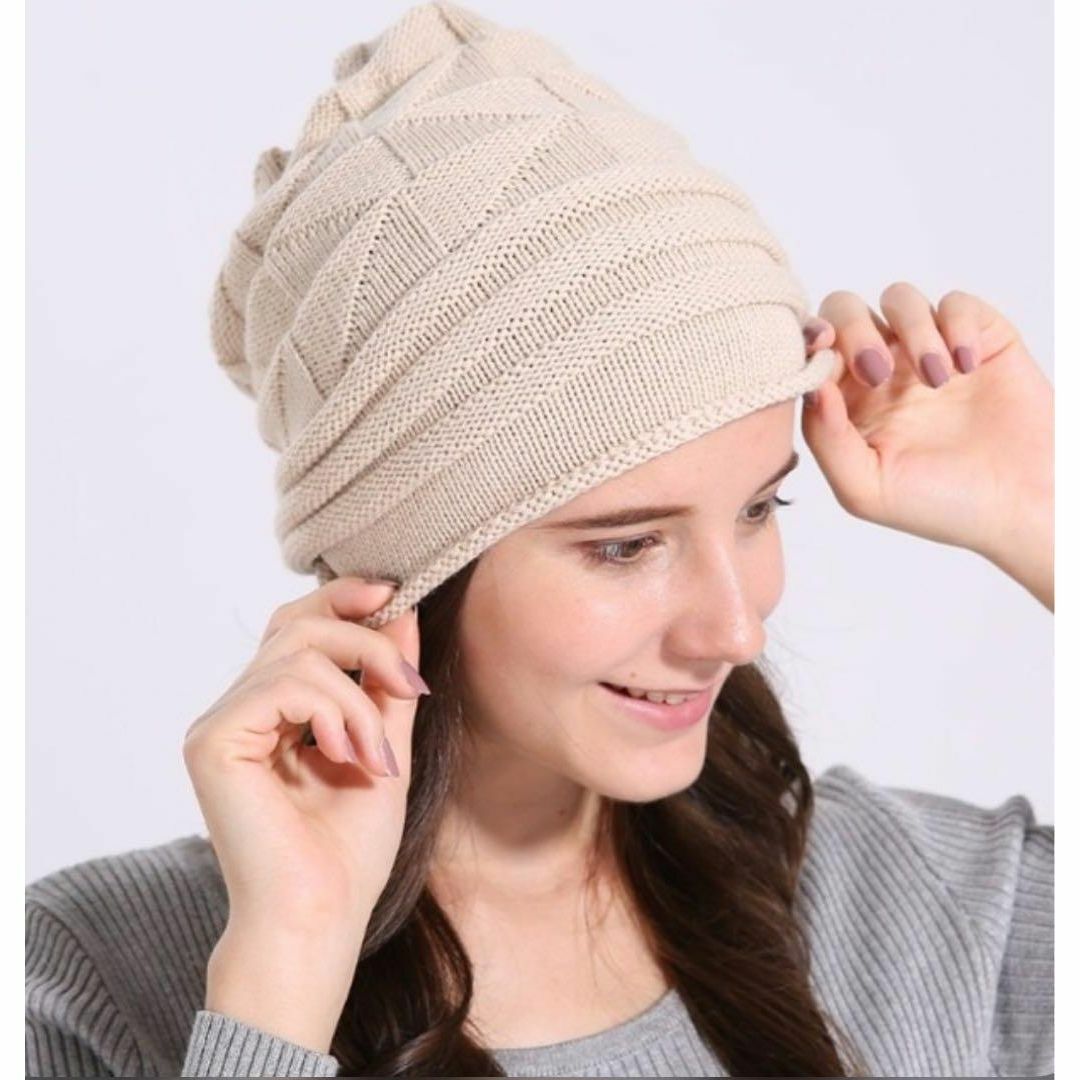 ニット帽  ベージュ　ボリュームニット カジュアル  ユニセックス　 メンズの帽子(ニット帽/ビーニー)の商品写真