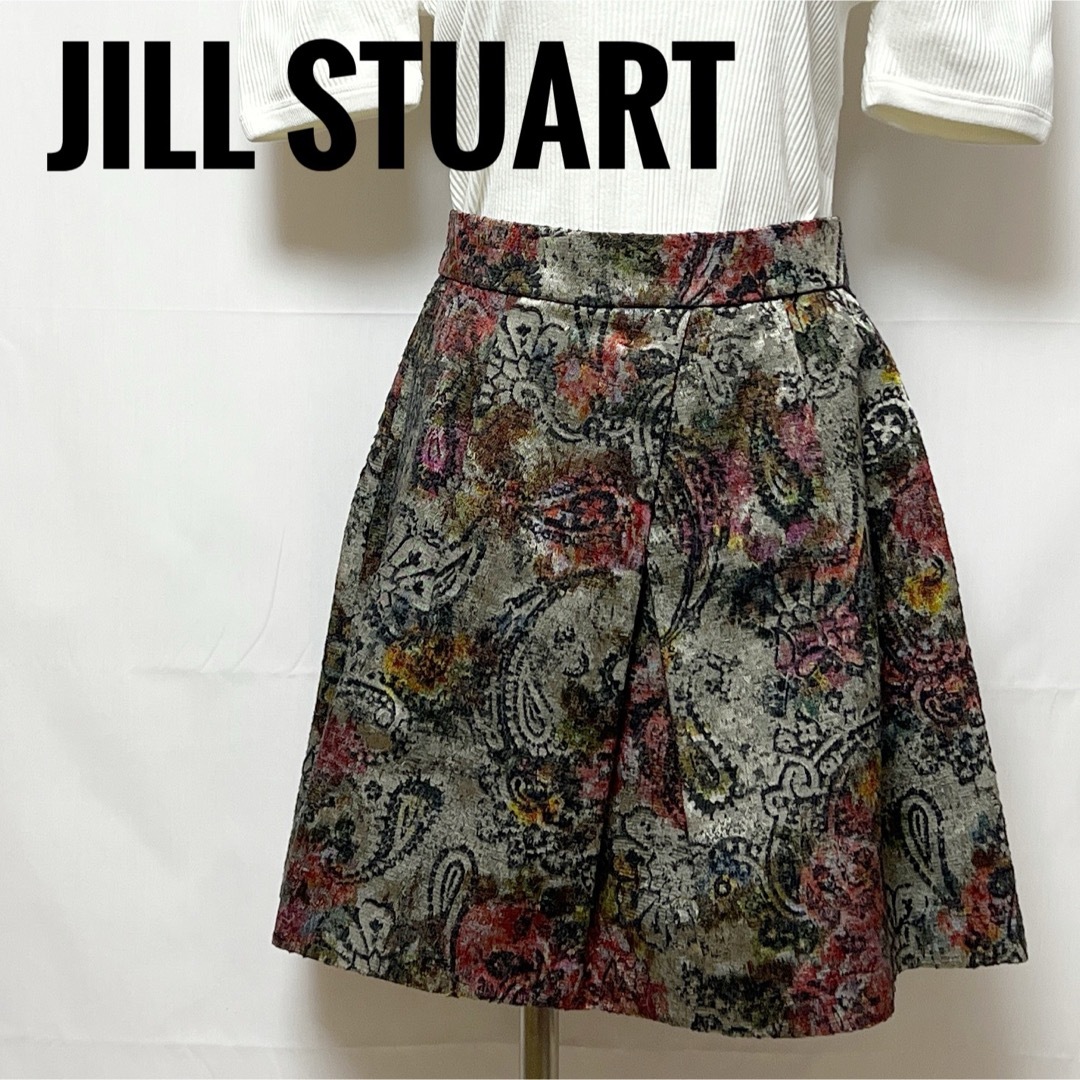 JILLSTUART(ジルスチュアート)のJILLSTUART ジルスチュアート スカート タックスカート ペイズリー S レディースのスカート(ミニスカート)の商品写真