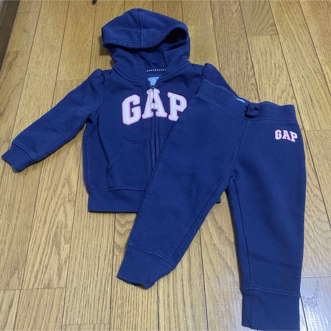 babyGAP(ベビーギャップ)のGAP  上下セット　 パーカー スウェット セットアップ　90cm キッズ/ベビー/マタニティのキッズ服女の子用(90cm~)(ジャケット/上着)の商品写真