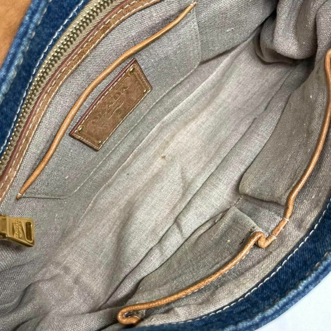 美品 レア】PRADA デニム チェーン ショルダーバッグ ステッチ 美品 レア】PRADA デニム チェーン ショルダーバッグ ステッチ