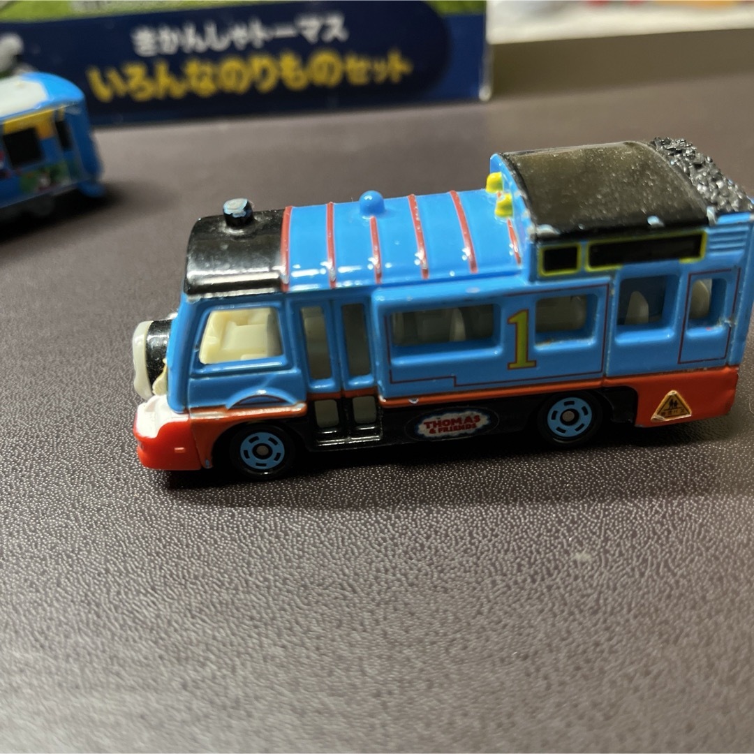 Takara Tomy(タカラトミー)のタカラトミー きかんしゃトーマス いろんなのりものセット　レア キッズ/ベビー/マタニティのおもちゃ(電車のおもちゃ/車)の商品写真