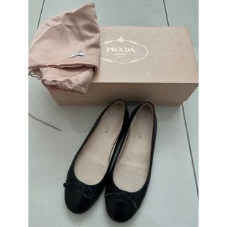 プラダ(PRADA)のPRADA プラダ パンプス 黒 エナメル ラウンドトゥ リボン 22cm(ハイヒール/パンプス)