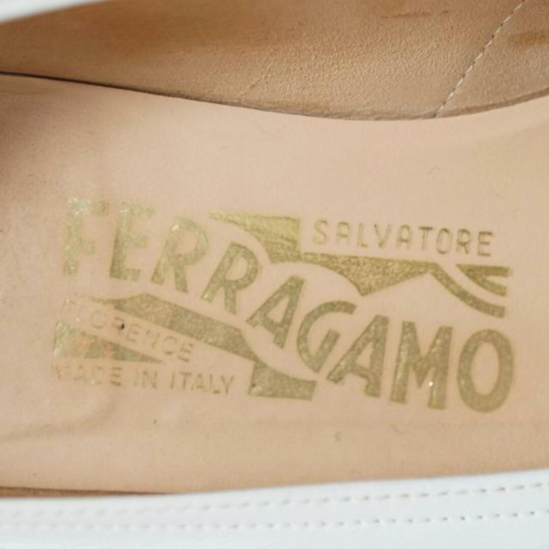 Salvatore Ferragamo(サルヴァトーレフェラガモ)のサルバトーレフェラガモ パンプス 6 E - レディースの靴/シューズ(ハイヒール/パンプス)の商品写真