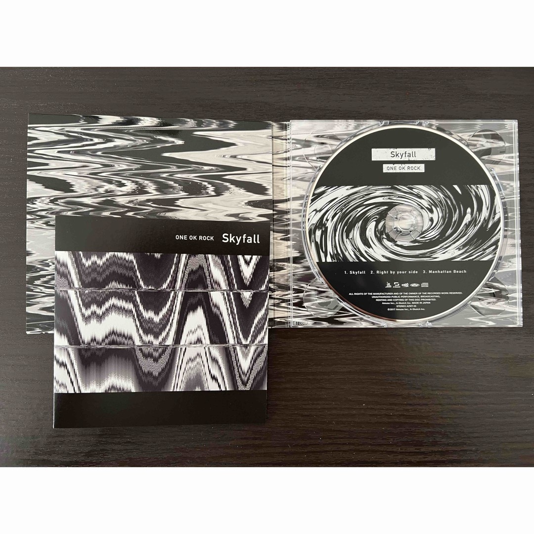 ONE OK ROCK(ワンオクロック)のSkyfall / ONE OK ROCK エンタメ/ホビーのCD(ポップス/ロック(邦楽))の商品写真