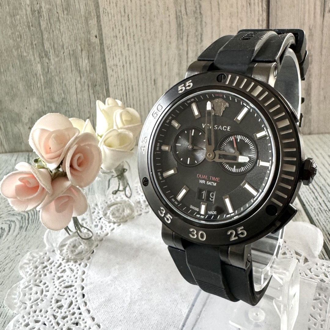 VERSACE(ヴェルサーチ)の【美品】VERSACE ヴェルサーチ 腕時計 デュアルタイム ブラック メンズの時計(腕時計(アナログ))の商品写真