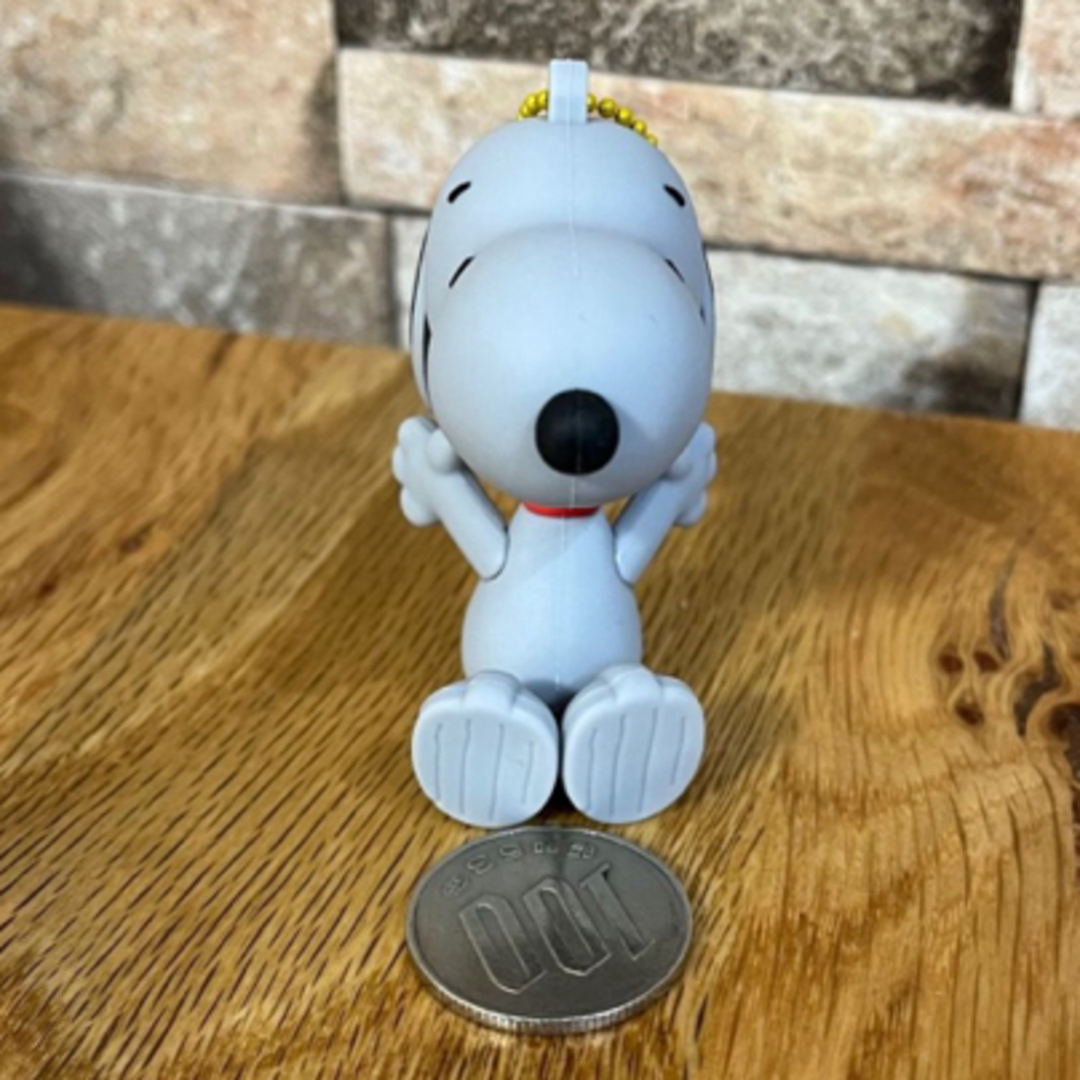 SNOOPY ラバーマスコットキーホルダー グレー エンタメ/ホビーのアニメグッズ(キーホルダー)の商品写真