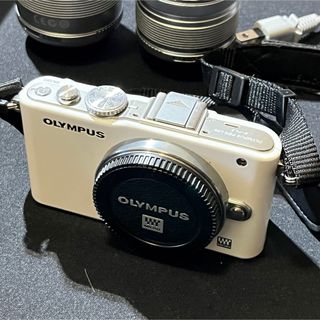 オリンパス(OLYMPUS)のOlympus PEN Lite E-PL3 白 ダブルズームキット(ミラーレス一眼)