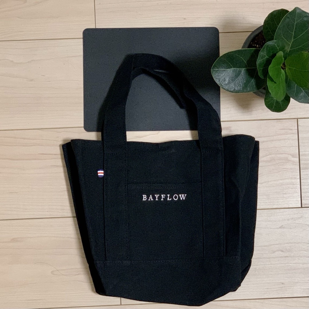 BAYFLOW(ベイフロー)のBAYFLOW 収納5ポケット LOGO TOTE BAG レディースのバッグ(トートバッグ)の商品写真