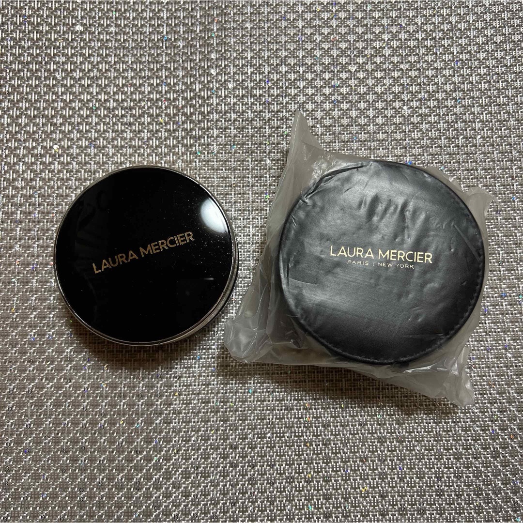 laura mercier(ローラメルシエ)のローラメルシエ　クッションファンデーション型ポーチ&ケース コスメ/美容のベースメイク/化粧品(ファンデーション)の商品写真