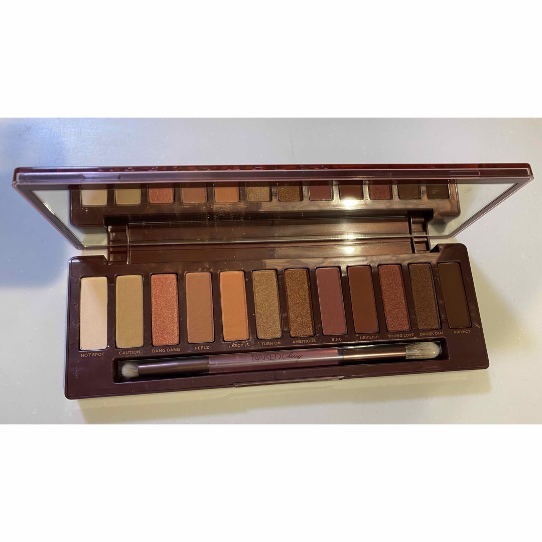 Urban Decay(アーバンディケイ)のNAKED DACAY Cherry アイシャドウ コスメ/美容のベースメイク/化粧品(アイシャドウ)の商品写真