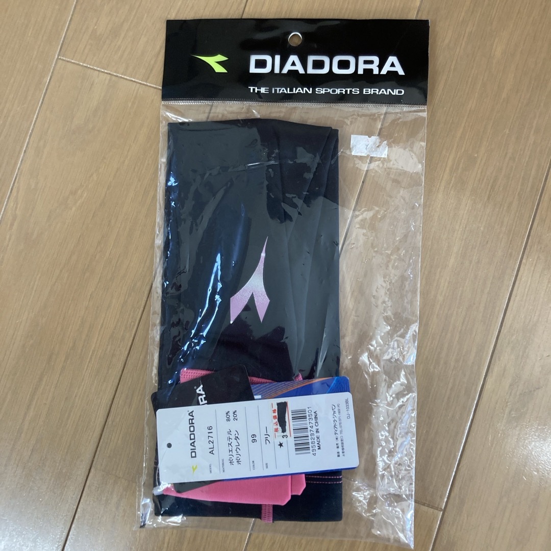 DIADORA(ディアドラ)のディアドラ　レディースアームカバー スポーツ/アウトドアのテニス(ウェア)の商品写真