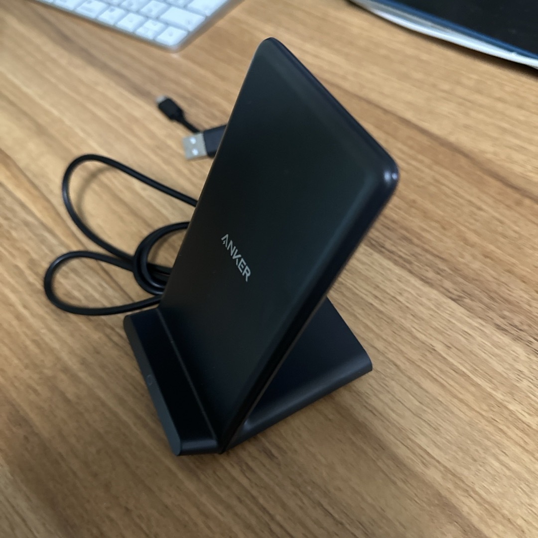 anker 充電スタンド　powerwave stand スマホ/家電/カメラのスマートフォン/携帯電話(バッテリー/充電器)の商品写真