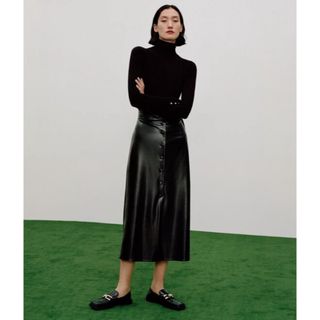 ザラ(ZARA)の新品未使用　ZARA FAUX LEATHER SKIRT(ロングスカート)