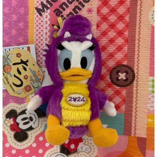 ディズニー(Disney)の完売品　ディズニー 干支 2024 辰年 ぬいぐるみバッジ 【デイジー】(キャラクターグッズ)