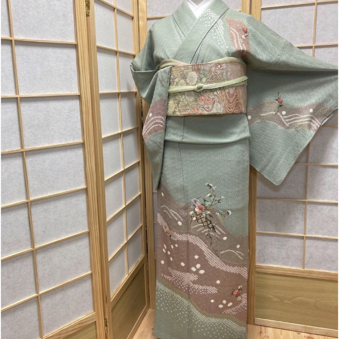 日本売れ済 ［8389］訪問着 美品 道長籬草花文様 刺繍 金彩 正絹 着物