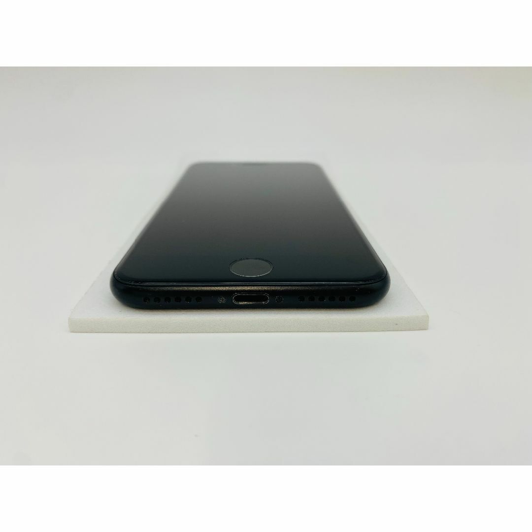 035 iPhone SE2 64GB ブラック/シムフリー/新品バッテリー