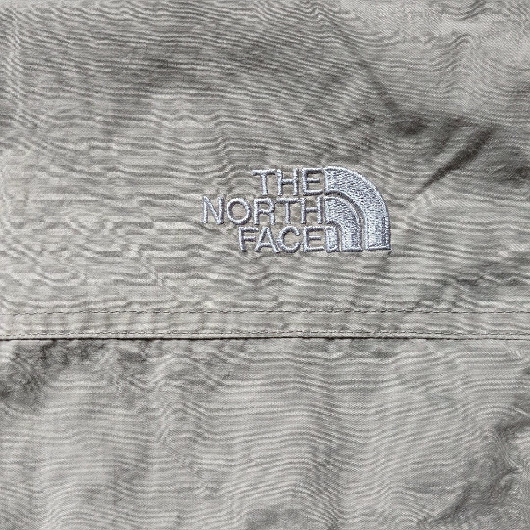 THE NORTH FACE(ザノースフェイス)のTHE NORTH FACE　ベージュ　ナイロンジャケット　ザ　ノースフェイス メンズのジャケット/アウター(ナイロンジャケット)の商品写真