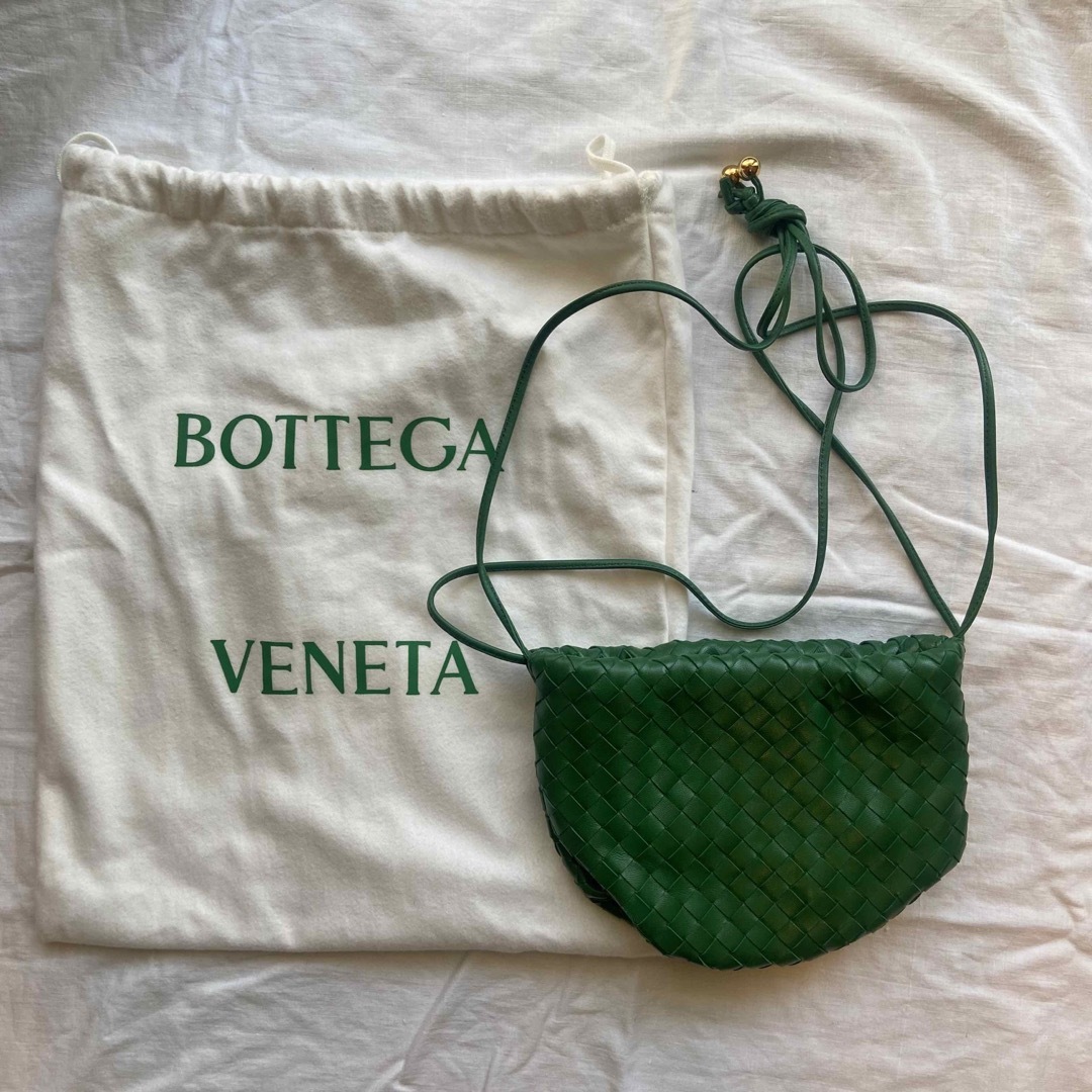 Bottega Veneta(ボッテガヴェネタ)のbottega veneta イントレチャートポシェット グリーン 美品 レディースのバッグ(ショルダーバッグ)の商品写真