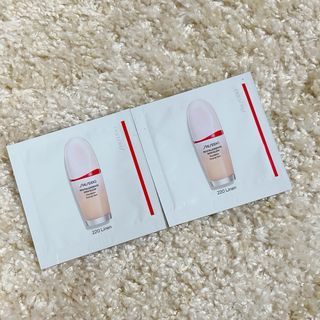 シセイドウ(SHISEIDO (資生堂))の新品☆SHISEIDO☆エッセンス スキングロウ ファンデーション (ファンデーション)