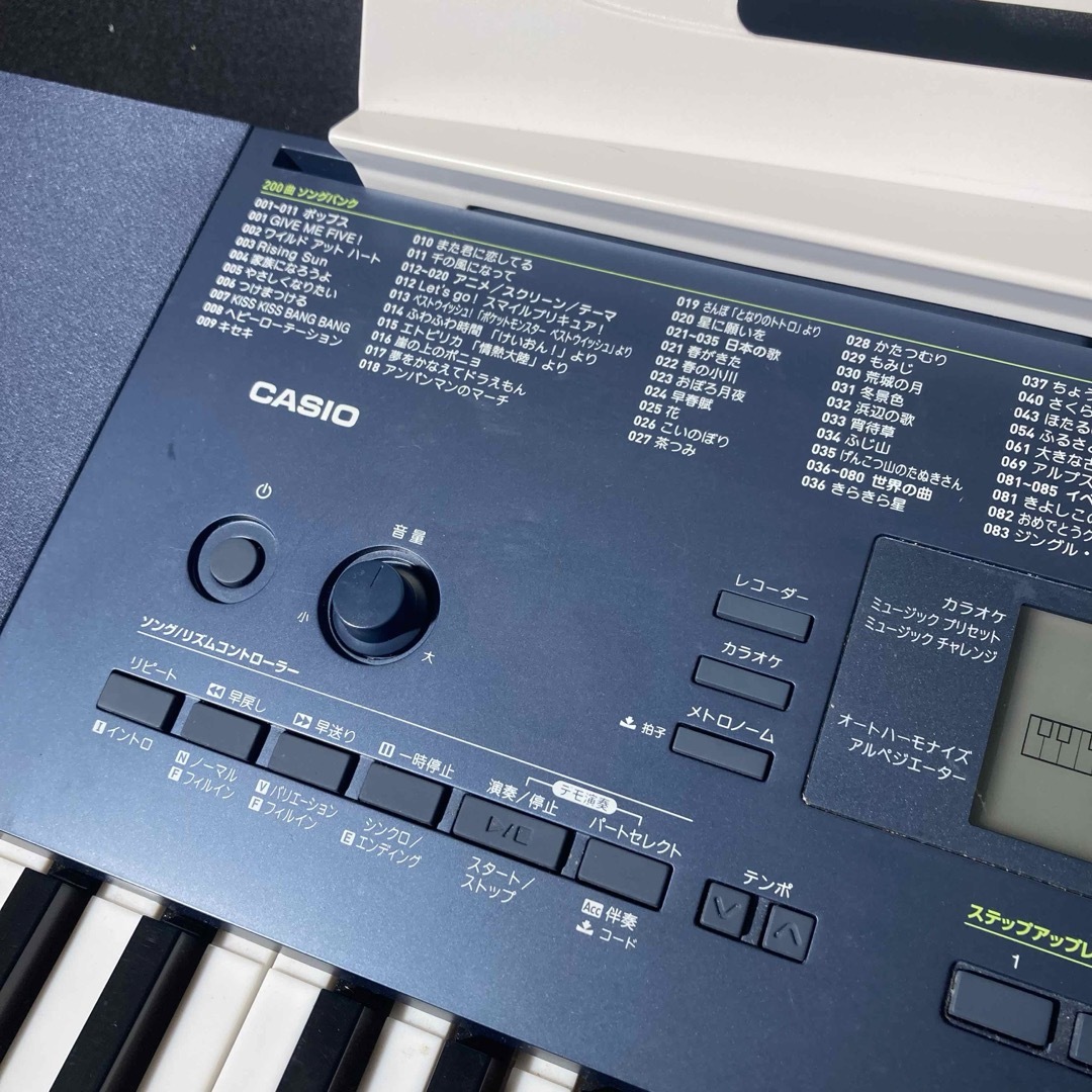 電子ピアノ CASIO LK-215 光ナビゲーションキーボード 電子ピアノ CASIO LK-215 光ナビゲーションキーボード