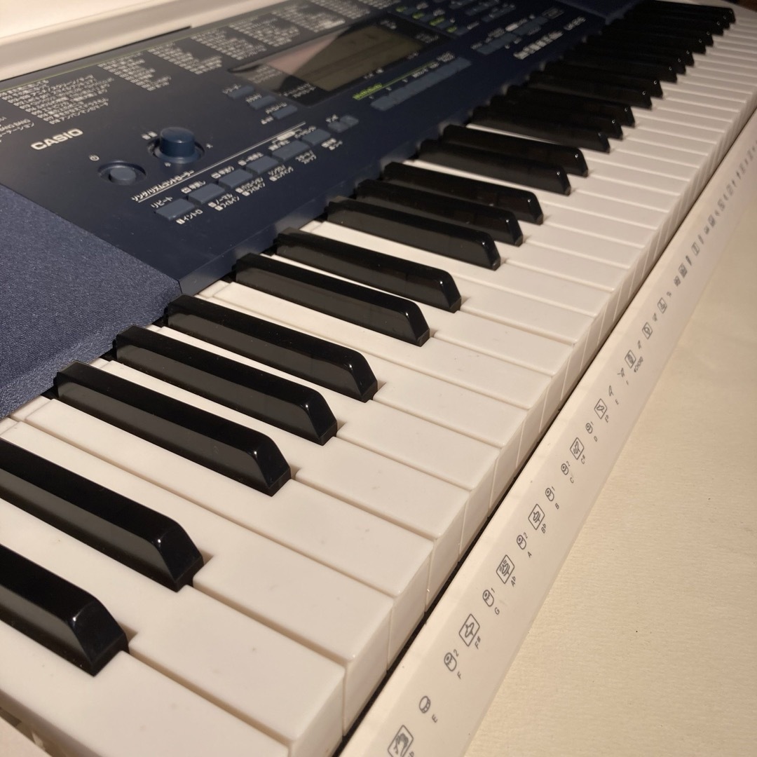 CASIO - 電子ピアノ CASIO LK-215 光ナビゲーションキーボードの CASIO - 電子ピアノ CASIO LK-215 光ナビゲーションキーボードの