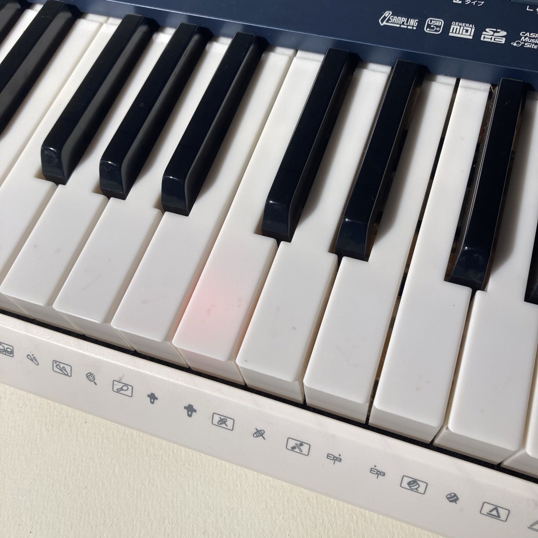 CASIO - 電子ピアノ CASIO LK-215 光ナビゲーションキーボードの CASIO - 電子ピアノ CASIO LK-215 光ナビゲーションキーボードの