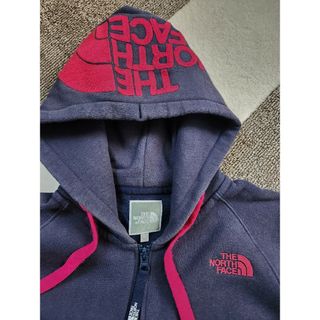 ザノースフェイス(THE NORTH FACE)の♥️THENORTHFACE♥️パーカー紺×ピンク中古sizeS♥️(パーカー)