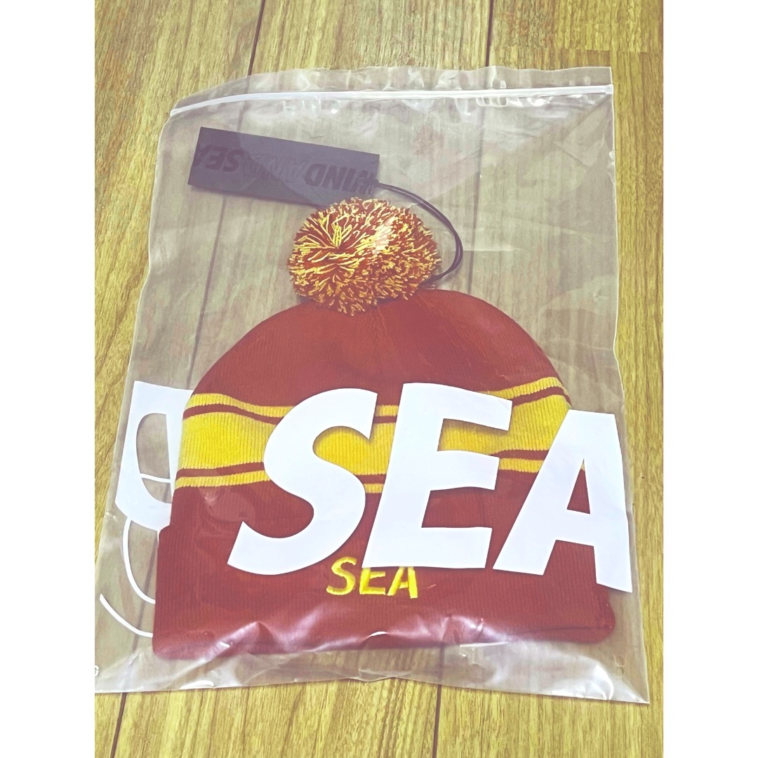 WIND AND SEA(ウィンダンシー)のwind and sea knit cap red メンズの帽子(ニット帽/ビーニー)の商品写真