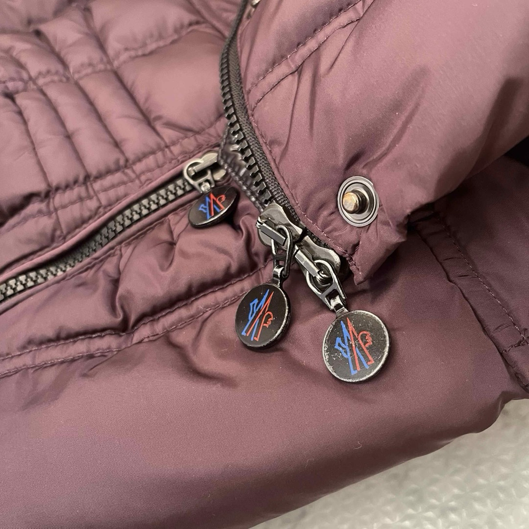 MONCLER(モンクレール)のMONCLER  モンクレール　キッズ　ダウンジャケット　【中古】 キッズ/ベビー/マタニティのキッズ服女の子用(90cm~)(ジャケット/上着)の商品写真