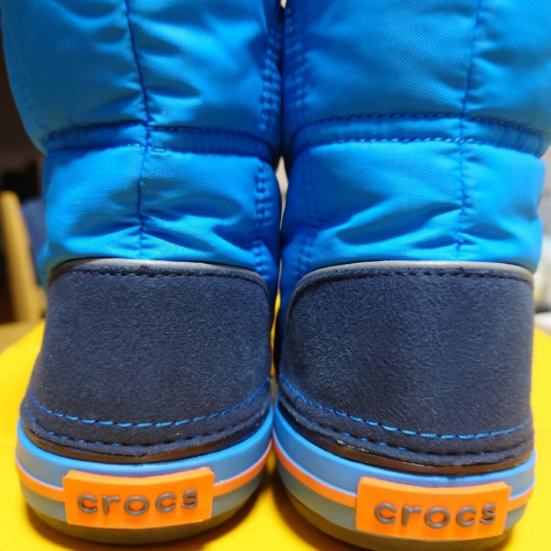 crocs(クロックス)のクロックススノーブーツ キッズ/ベビー/マタニティのキッズ靴/シューズ(15cm~)(長靴/レインシューズ)の商品写真