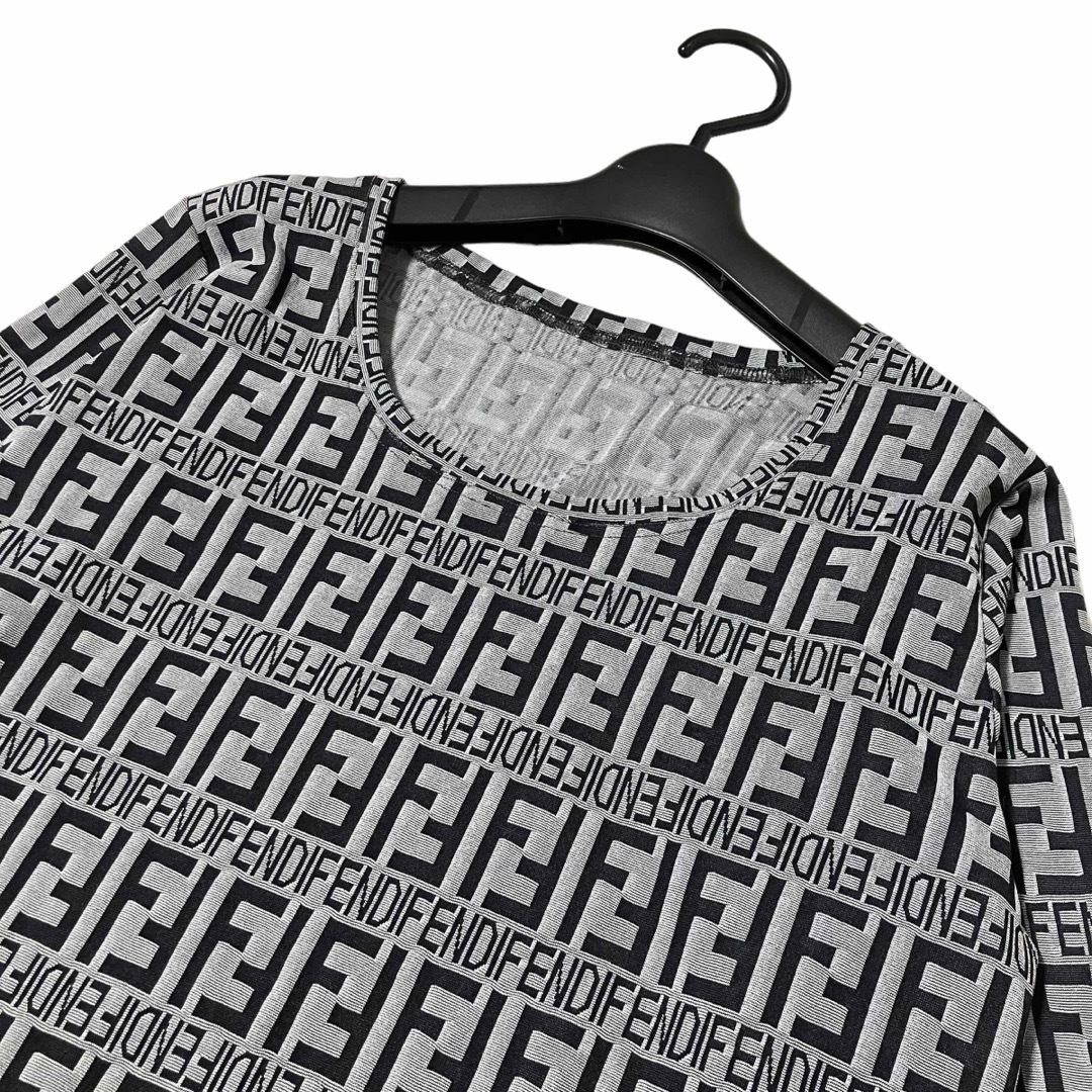 FENDI(フェンディ)のFENDI フェンディ ズッカ柄　グレー　総ロゴ　イタリア製　長袖カットソー レディースのトップス(Tシャツ(長袖/七分))の商品写真