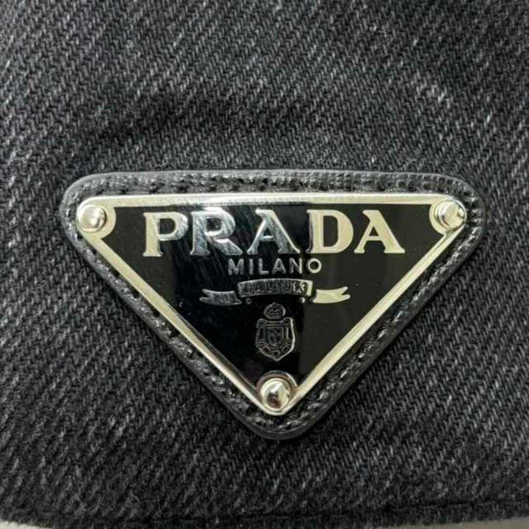 PRADA(プラダ)のプラダ デニムキャップ トライアングルロゴ M グレー 2HC274 12K8 メンズの帽子(その他)の商品写真