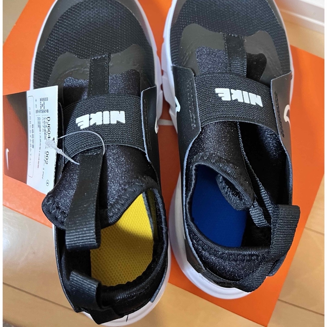 NIKE(ナイキ)のマラソン値下げ🤍新品⭐︎ナイキフレックスランナー2  スリッポン　21センチ キッズ/ベビー/マタニティのキッズ靴/シューズ(15cm~)(スニーカー)の商品写真