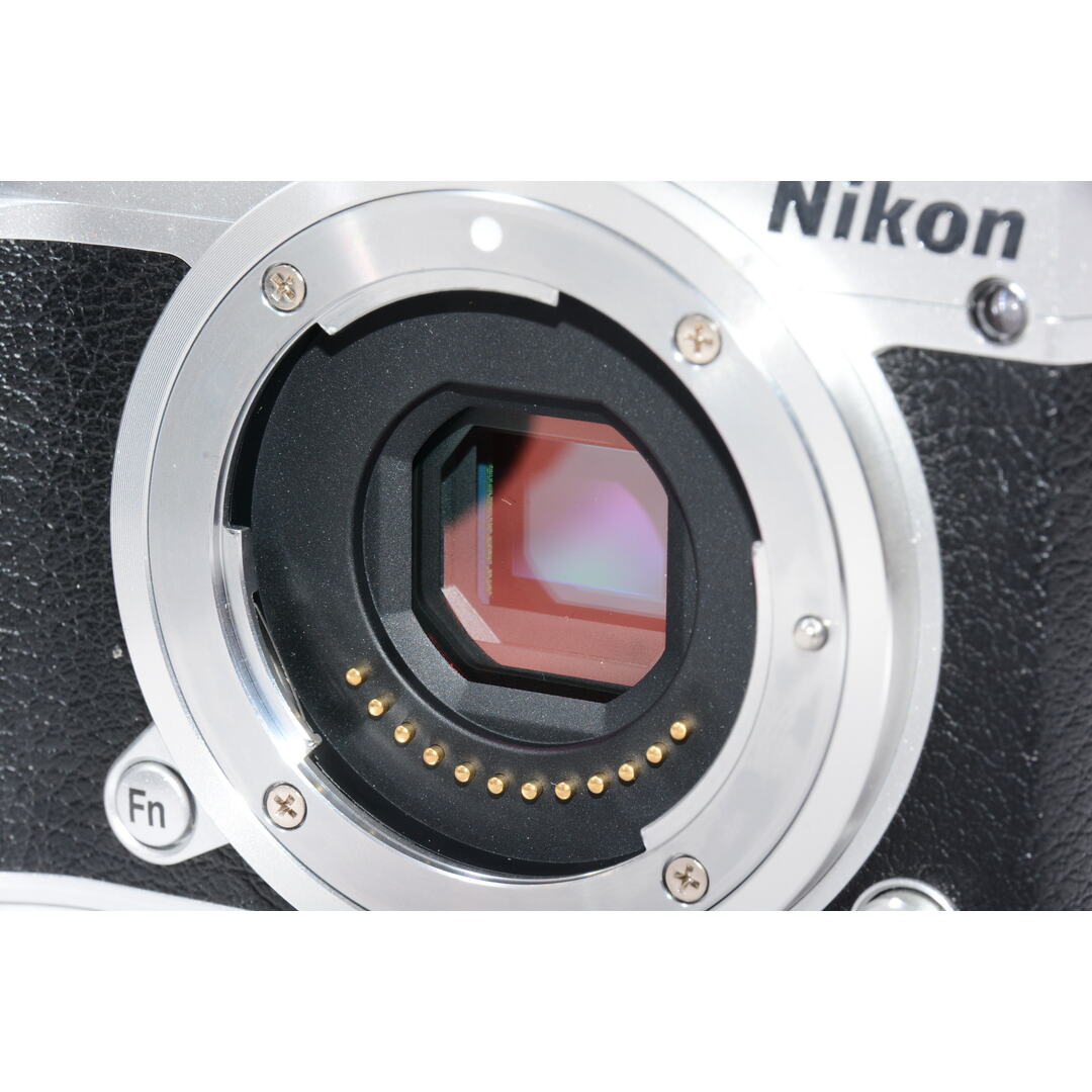 【外観特上級】Nikon ミラーレス一眼 Nikon1 J5 ボディ シルバー J5SLカメラ