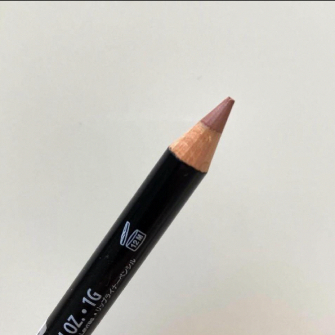 NYX(エヌワイエックス)の新品未使用NYX★ベージュ系リップペンシル コスメ/美容のベースメイク/化粧品(リップライナー)の商品写真