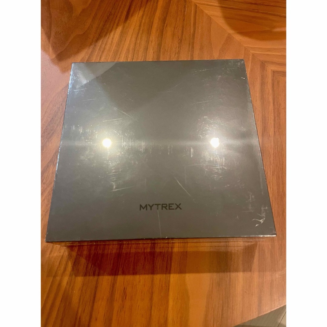 MYTREX REBIVE AIR 新品未開封　MT-RBA-22W スマホ/家電/カメラの美容/健康(マッサージ機)の商品写真